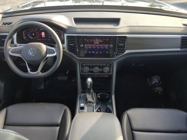 Photo of 2022 Tourmaline Blue Metallic Volkswagen Atlas