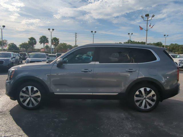 Photo of 2021 Everlasting Silver Kia Telluride