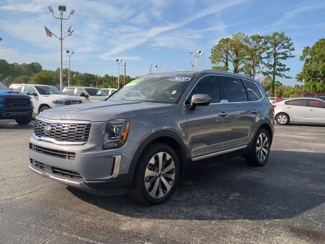 Photo of 2021 Everlasting Silver Kia Telluride