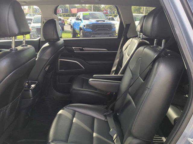 Photo of 2021 Everlasting Silver Kia Telluride