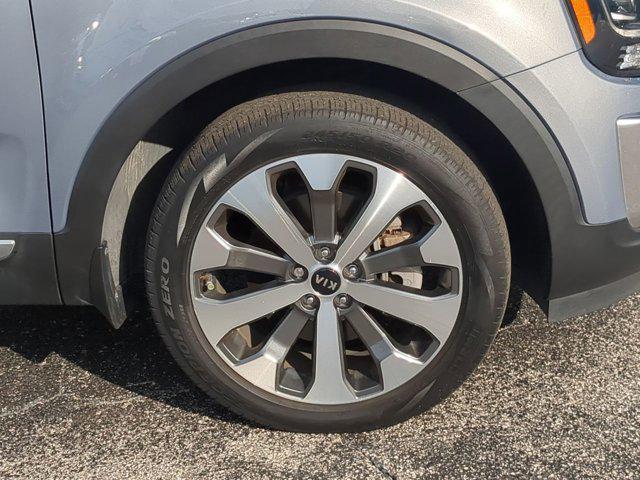 Photo of 2021 Everlasting Silver Kia Telluride