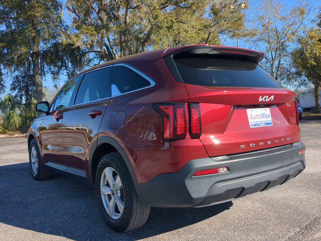 Photo of 2022 Passion Red Tintcoat Kia Sorento