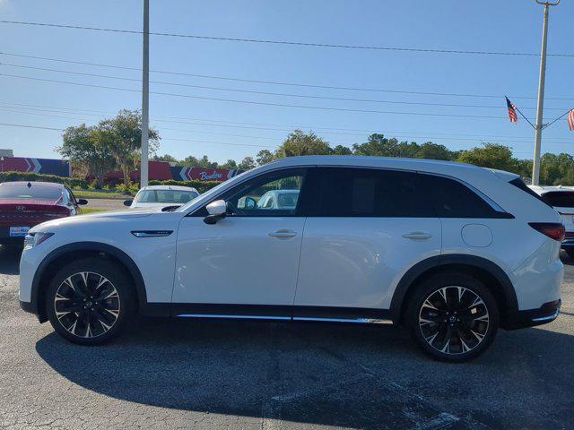 Photo of 2024 Rhodium White Premium Mazda CX-90 PHEV