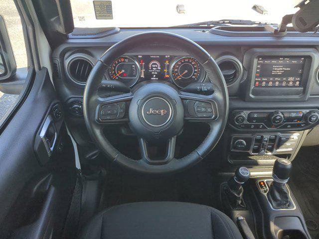 Photo of 2022 Bright White Clearcoat Jeep Gladiator