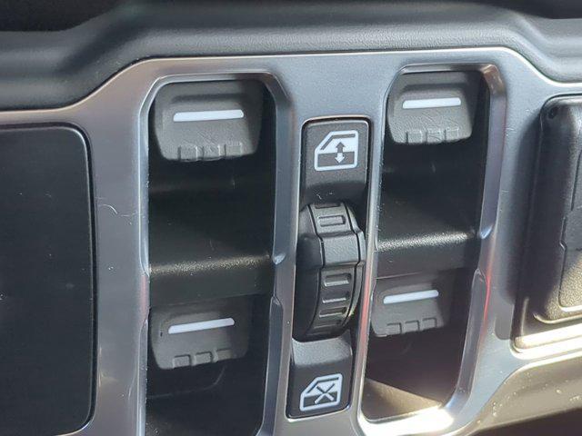 Photo of 2022 Bright White Clearcoat Jeep Gladiator