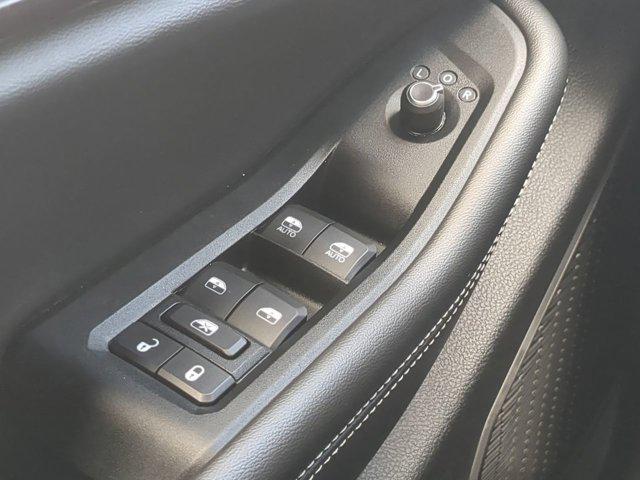 Photo of 2022 Bright White Clearcoat Jeep Grand Cherokee