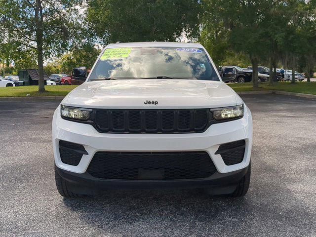 Photo of 2022 Bright White Clearcoat Jeep Grand Cherokee