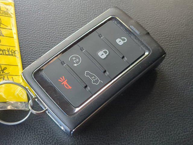 Photo of 2022 Bright White Clearcoat Jeep Grand Cherokee