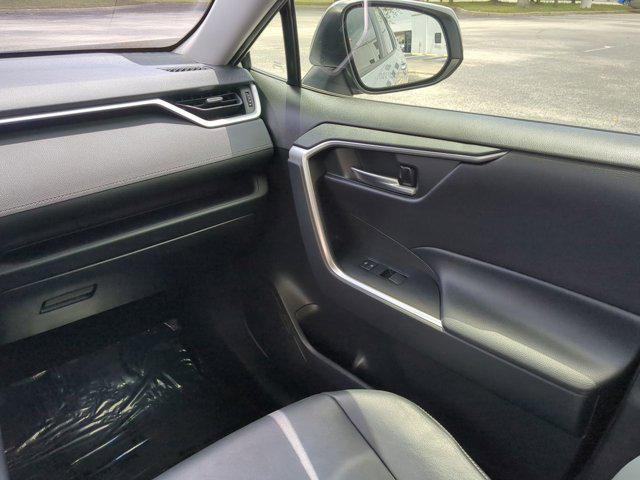 Photo of 2021 Silver Sky Metallic Toyota RAV4