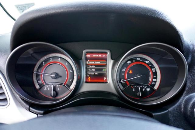 Photo of 2016 Burgundy Dodge Journey