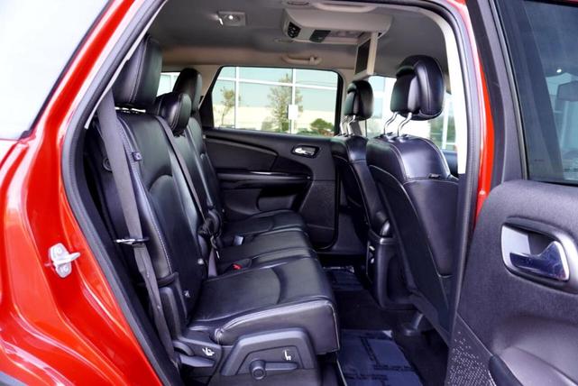 Photo of 2016 Burgundy Dodge Journey