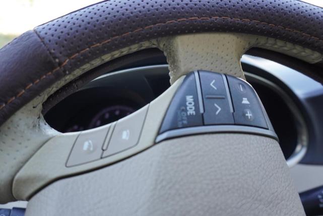 Photo of 2011 Black Toyota Avalon