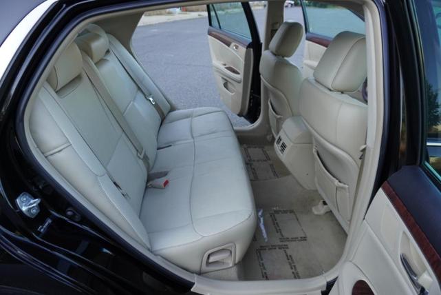 Photo of 2011 Black Toyota Avalon