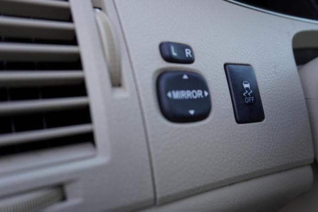 Photo of 2011 Black Toyota Avalon