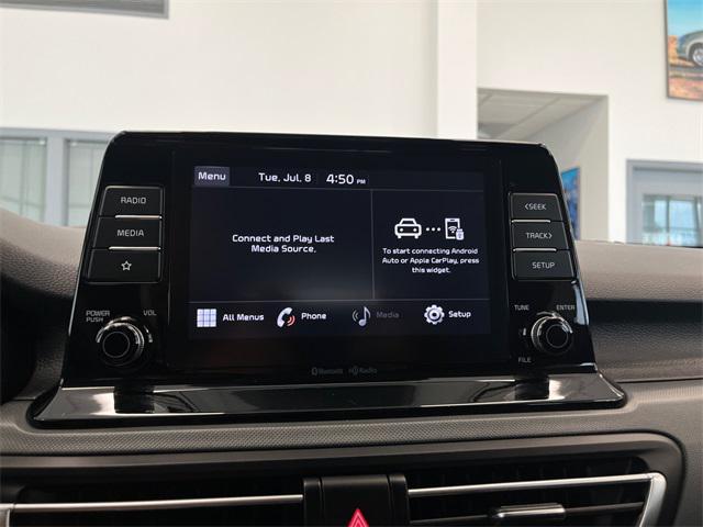 Photo of 2023 Snow White Pearl Kia Seltos