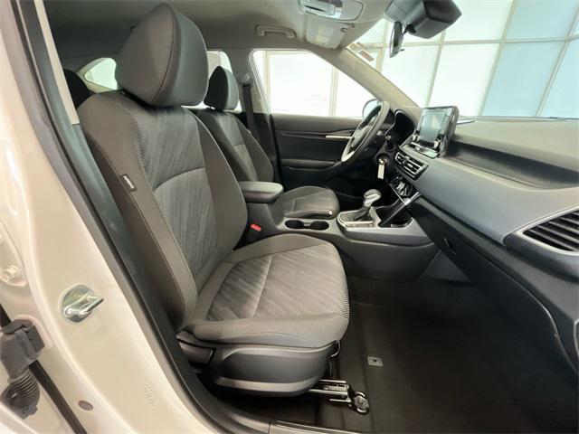 Photo of 2023 Snow White Pearl Kia Seltos