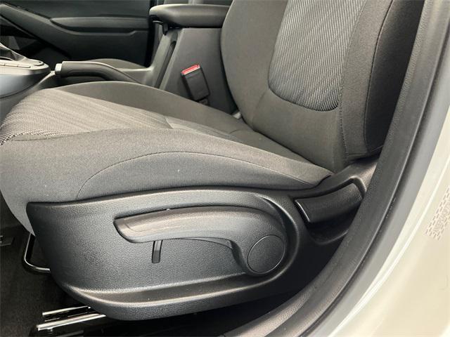 Photo of 2023 Snow White Pearl Kia Seltos