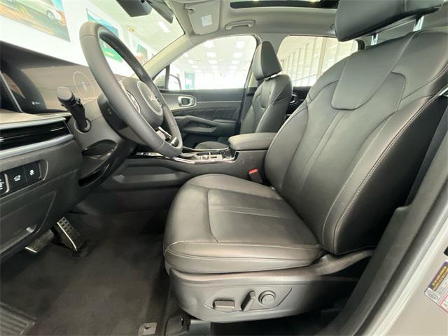 Photo of 2025 Wolf Gray Kia Sorento