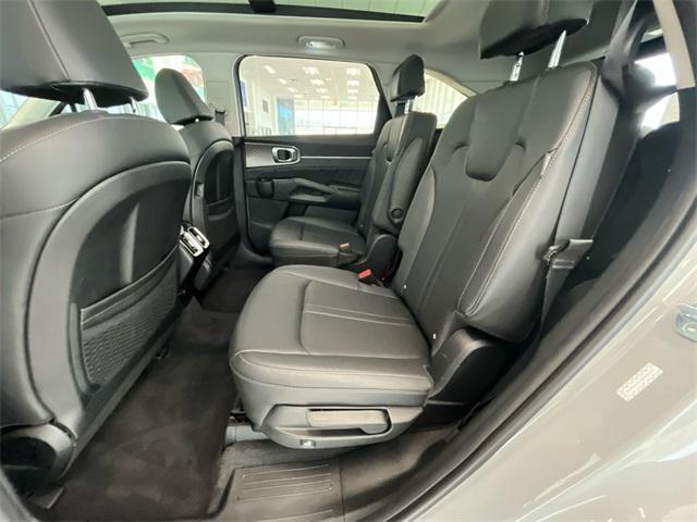 Photo of 2025 Wolf Gray Kia Sorento