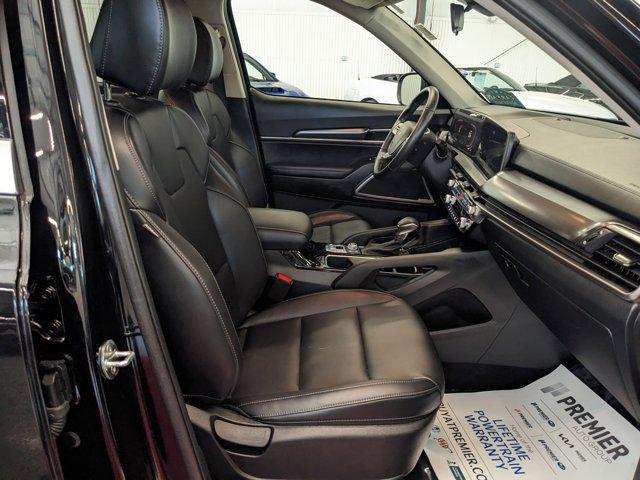 Photo of 2024 Ebony Black Kia Telluride