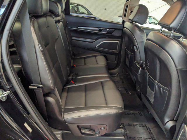 Photo of 2024 Ebony Black Kia Telluride