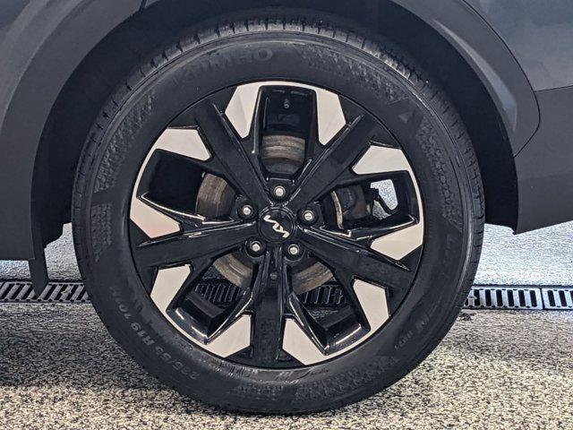 Photo of 2023 Gravity Gray Kia Sportage