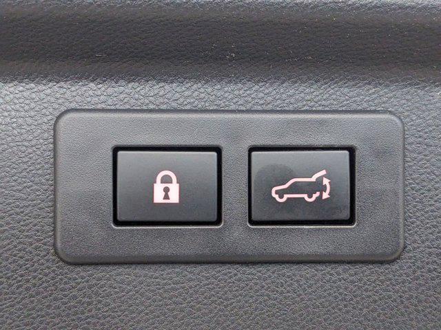 Photo of 2024 Crystal White Pearl Subaru Forester