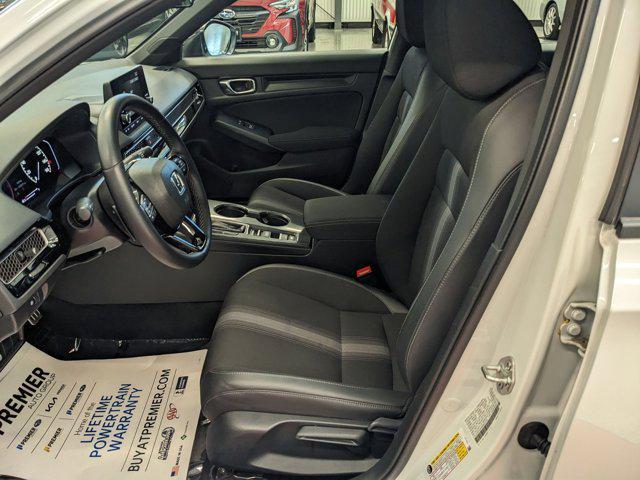 Photo of 2022 White Honda Civic