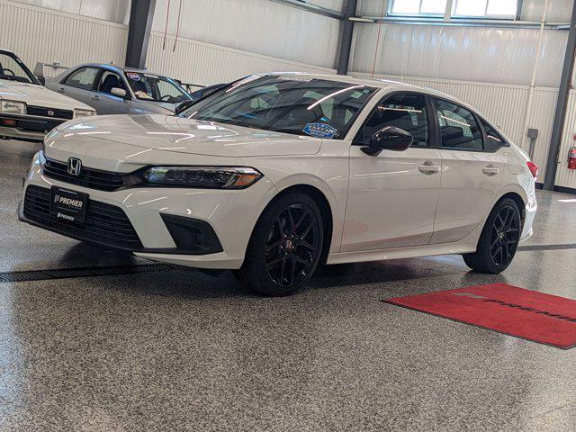 Photo of 2022 White Honda Civic