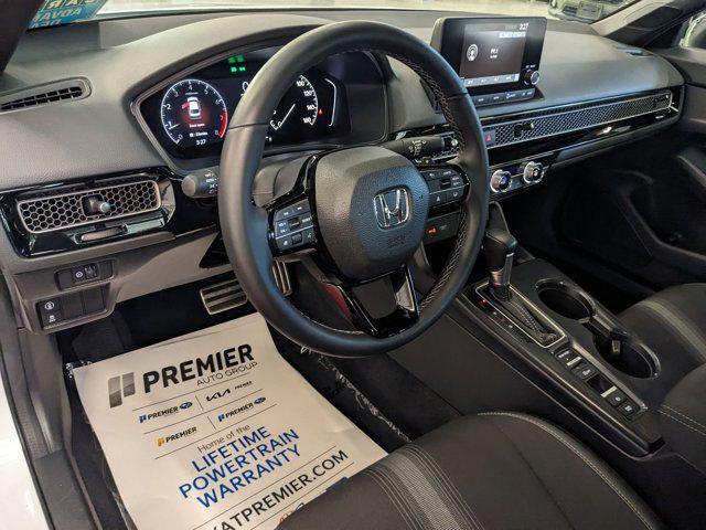 Photo of 2022 White Honda Civic