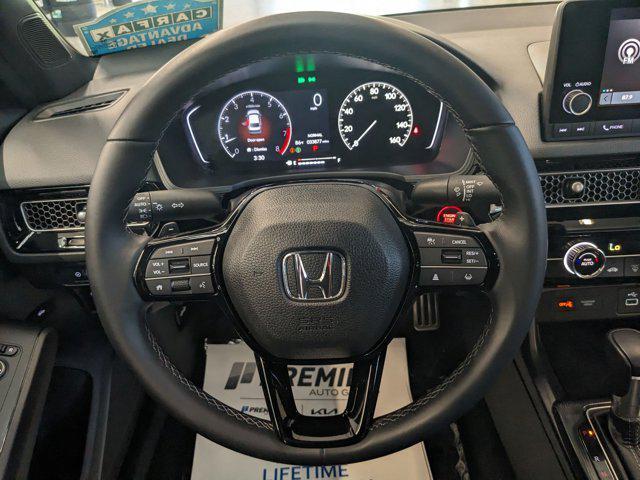 Photo of 2022 White Honda Civic