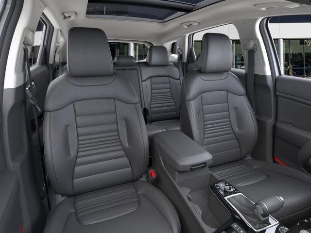 Photo of 2025 Glacial White Pearl Kia Sportage
