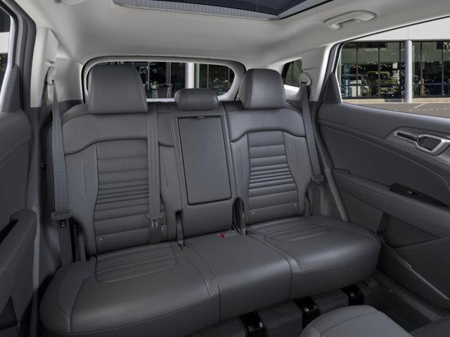 Photo of 2025 Glacial White Pearl Kia Sportage