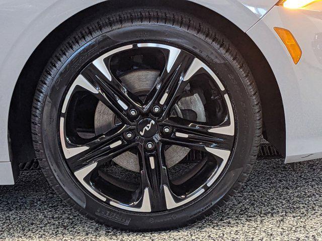 Photo of 2022 Wolf Gray Kia K5