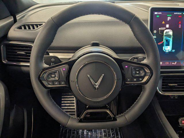 Photo of 2025 De Sat Silver Metallic VinFast VF 8