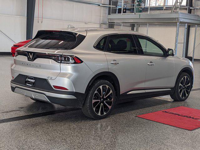 Photo of 2025 De Sat Silver Metallic VinFast VF 8