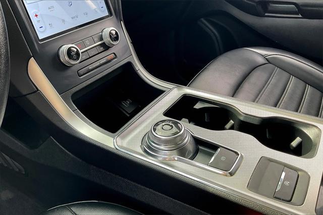 Photo of 2022 Agate Black Metallic Ford Edge