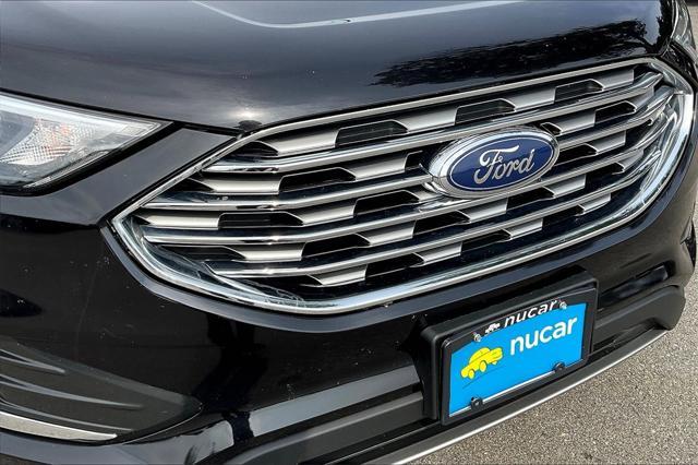 Photo of 2022 Agate Black Metallic Ford Edge