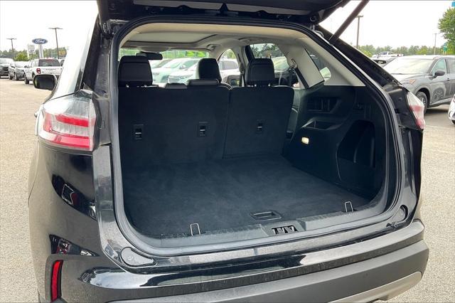Photo of 2022 Agate Black Metallic Ford Edge