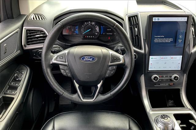 Photo of 2022 Agate Black Metallic Ford Edge
