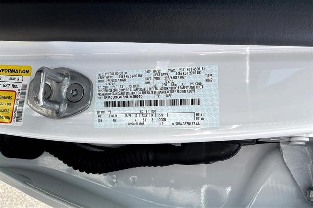 Photo of 2022 White Ford Escape