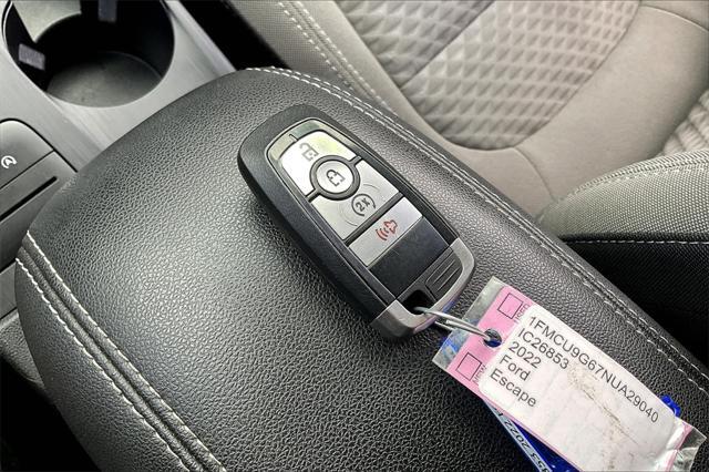 Photo of 2022 White Ford Escape