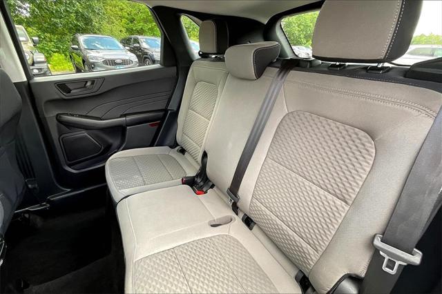 Photo of 2022 White Ford Escape