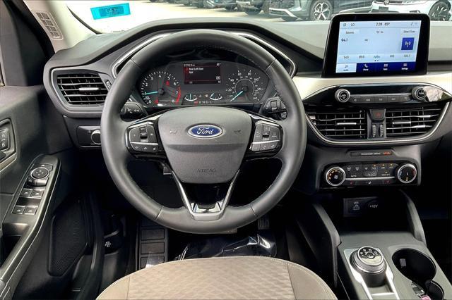 Photo of 2022 White Ford Escape