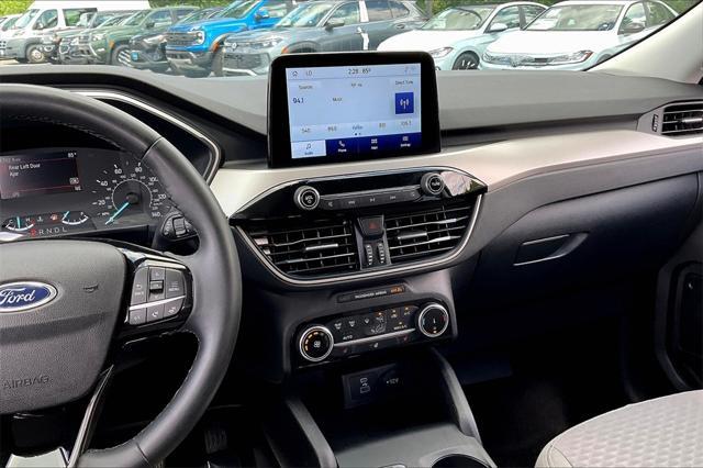 Photo of 2022 White Ford Escape