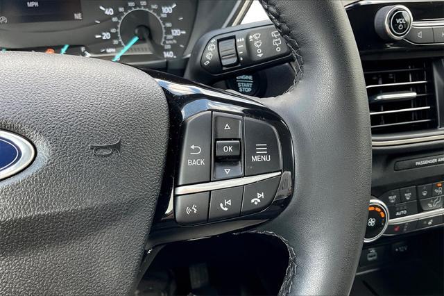 Photo of 2022 White Ford Escape