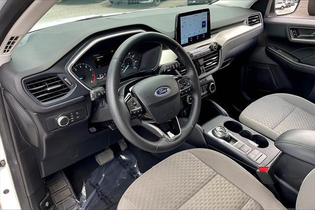 Photo of 2022 White Ford Escape