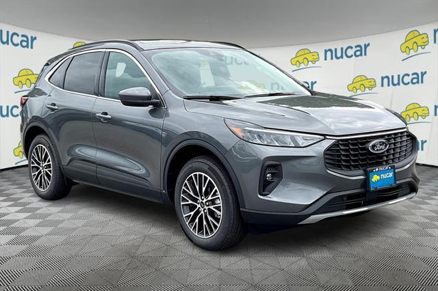 Photo of 2025 Carbonized Gray Metallic Ford Escape PHEV
