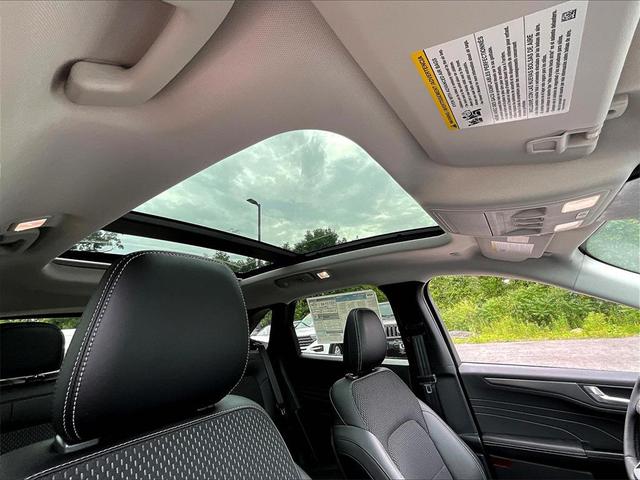 Photo of 2025 Carbonized Gray Metallic Ford Escape PHEV