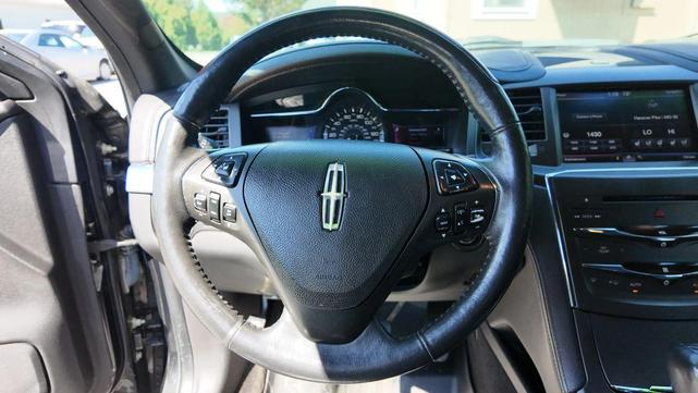 Photo of 2013 Black Lincoln MKS